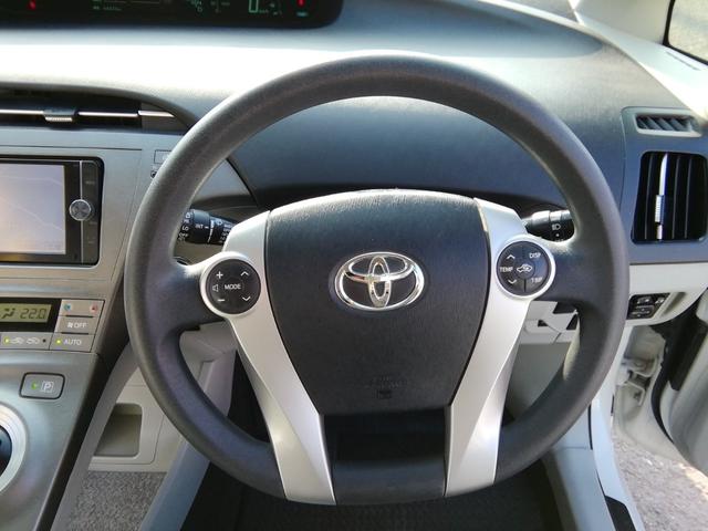 プリウス Ｓ　走行６４５３０ｋｍ　ＳＤナビ　フルセグＴＶ　バックカメラ　Ｂｌｕｅｔｏｏｔｈ　ＣＤ／ＤＶＤ再生　電動格納ミラー　オートＨＩＤライト　フォグランプ　アイドリングストップ　横滑り防止　ＥＴＣ　Ｐスタート（16枚目）