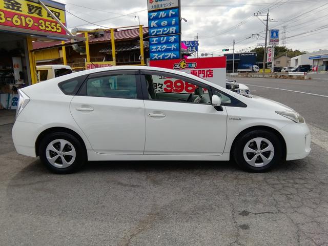 プリウス Ｓ　バックカメラ　ＳＤナビ　フルセグＴＶ　Ｂｌｕｅｔｏｏｔｈ　ＣＤ／ＤＶＤ再生　オートＨＩＤライト　フォグランプ　アイドリングストップ　横滑り防止　電動格納ミラー　ＥＴＣ　１５インチＡＷ　プッシュスタート（28枚目）