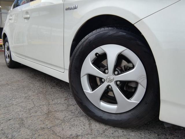 プリウス Ｓ　バックカメラ　ＳＤナビ　フルセグＴＶ　Ｂｌｕｅｔｏｏｔｈ　ＣＤ／ＤＶＤ再生　オートＨＩＤライト　フォグランプ　アイドリングストップ　横滑り防止　電動格納ミラー　ＥＴＣ　１５インチＡＷ　プッシュスタート（29枚目）