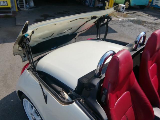 コペン アクティブトップ　ＳＤナビ　フルセグＴＶ　ＣＤ再生　両席ヒーター付赤革シート　ＭＯＭＯステアリング　フォグランプ　社外１６インチアルミホイール　ＥＴＣ　キーレス　ターボ　タイミングチェーン　エアコン　ＰＳ　ＰＷ　ＡＢＳ（17枚目）