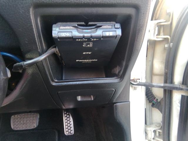 コペン アクティブトップ　ＳＤナビ　フルセグＴＶ　ＣＤ再生　両席ヒーター付赤革シート　ＭＯＭＯステアリング　フォグランプ　社外１６インチアルミホイール　ＥＴＣ　キーレス　ターボ　タイミングチェーン　エアコン　ＰＳ　ＰＷ　ＡＢＳ（29枚目）