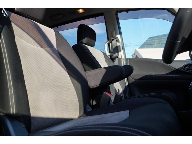 セレナ ライダー　ブラックライン　純正ナビ・Ｂｌｕｅｔｏｏｔｈオーディオ・バックカメラ・フルセグＴＶ・ＣＤ／ＤＶＤビデオ再生・ＨＩＤヘッドランプ・両側電動スライドドア・オートライト・Ｗオートエアコン・クルコン・スマートキー・ＥＴＣ（18枚目）