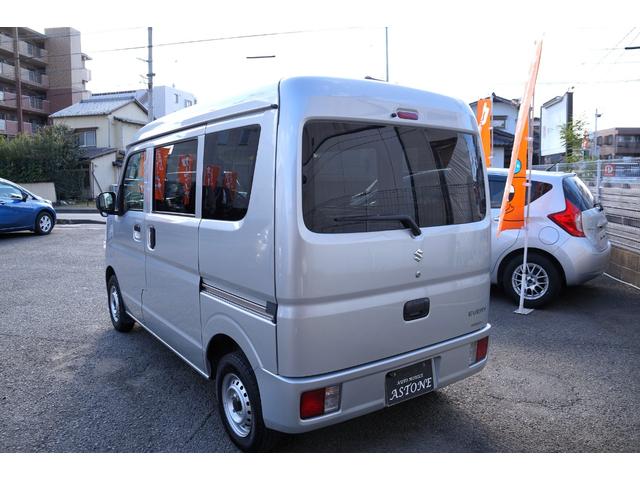 エブリイ ＰＡリミテッド　車検整備２年付・レンタＵＰ・キーレス・ナビ・Ｂｌｕｅｔｏｏｔｈオーディオ・ＣＤ／ＤＶＤビデオ・Ｂカメラ・ＥＴＣ・プライバシーガラス・エアコン・パワステ・４速オートマ・両側スライドドア・可倒式リアシート（11枚目）