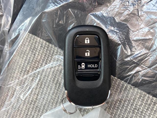 Ｎ－ＢＯＸ ファッションスタイル　届出済未使用車　ＬＥＤヘッドライト　オートライト　スマートキー　プッシュスターター　片側電動スライド　電動格納ドアミラー　クルーズコントロール　ＨｏｎｄａＳＥＮＳＩＮＧ（7枚目）