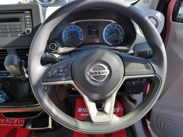 デイズ Ｘ　衝突軽減ブレーキ　クリアランスソナー　バックカメラ　ＣＤデッキ　ベンチシート　電動格納ドアミラー　純正アルミ　走行２２０００ｋｍ（6枚目）