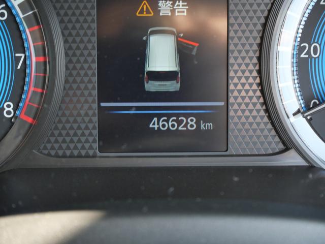 デイズ Ｘ　衝突軽減ブレーキ　クリアランスソナー　スマートキー　プッシュスターター　電動格納ドアミラー　ベンチシート　オートエアコン　純正アルミホイール（9枚目）