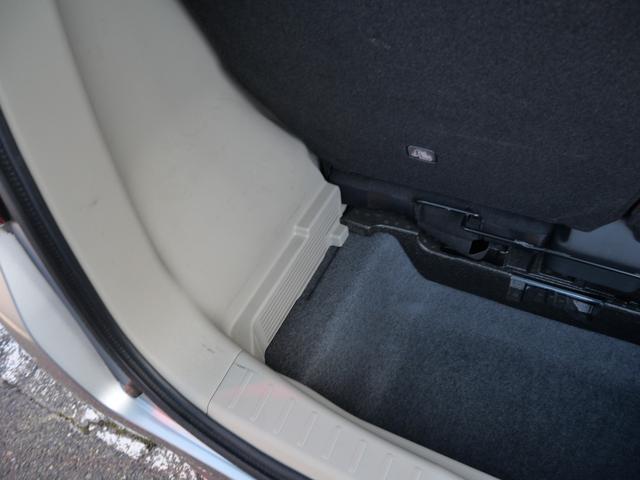 デイズ Ｘ　衝突軽減ブレーキ　クリアランスソナー　スマートキー　プッシュスターター　電動格納ドアミラー　ベンチシート　オートエアコン　純正アルミホイール（17枚目）