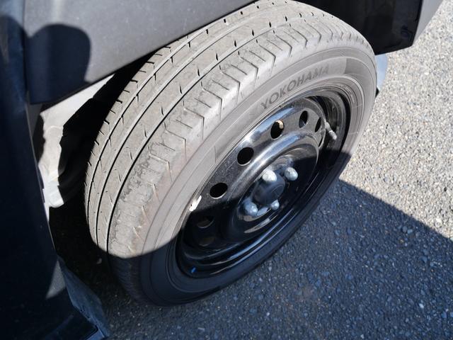 タフト X LEDヘッドライト ガラスルーフ スマートキー プッシュスターター オートライト 電動格納ドアミラー 衝突軽減ブレーキ クリアランスソナー 横滑り防止装置 アイドリングストップ(29枚目)