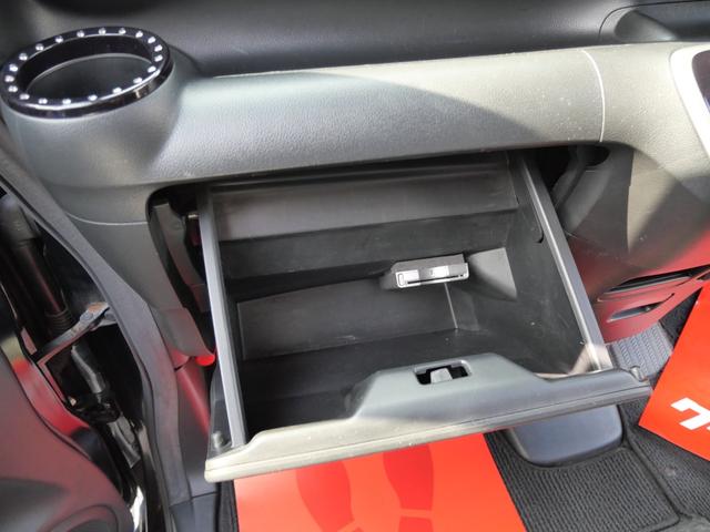 N-BOXカスタム G・ターボパッケージ 車検2年付 両側電動スライドドア ナビ 後席モニター スマートキー ETC プッシュスターター ベンチシート オートライト HIDヘッドライト 純正エアロ アルミホイール(19枚目)