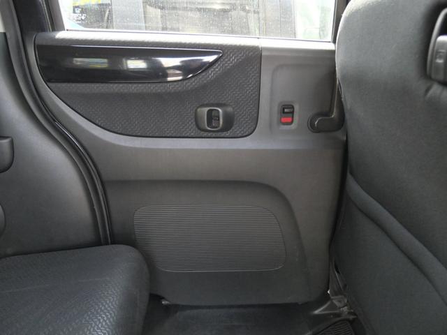 N-BOXカスタム G・ターボパッケージ 車検2年付 両側電動スライドドア ナビ 後席モニター スマートキー ETC プッシュスターター ベンチシート オートライト HIDヘッドライト 純正エアロ アルミホイール(36枚目)