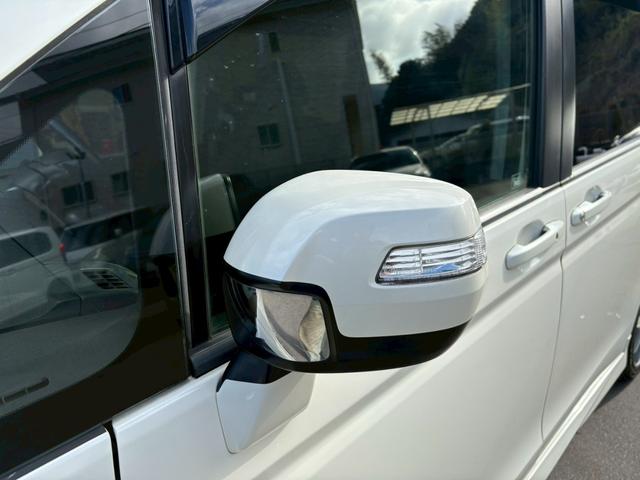 ステップワゴンスパーダ Ｚ　ＨＤＤナビ　両側電動スライドドア　ドライブレコーダー　後席モニター　バックカメラ　ＥＴＣ　ＴＶ　スマートキー　アルミホイール（7枚目）