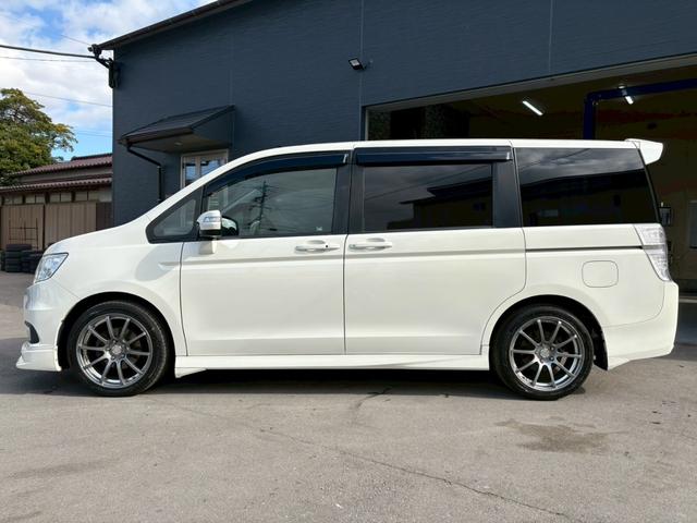 ステップワゴンスパーダ Ｚ　ＨＤＤナビ　両側電動スライドドア　ドライブレコーダー　後席モニター　バックカメラ　ＥＴＣ　ＴＶ　スマートキー　アルミホイール（11枚目）