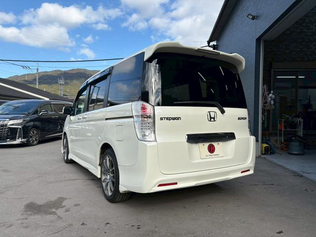 ステップワゴンスパーダ Ｚ　ＨＤＤナビ　両側電動スライドドア　ドライブレコーダー　後席モニター　バックカメラ　ＥＴＣ　ＴＶ　スマートキー　アルミホイール（13枚目）