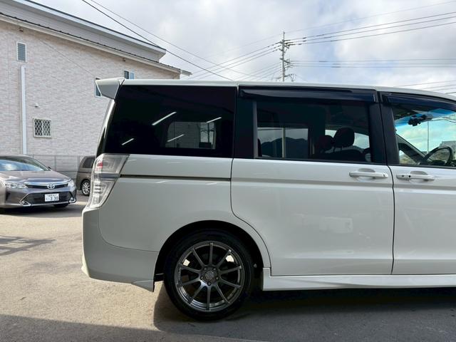 ステップワゴンスパーダ Ｚ　ＨＤＤナビ　両側電動スライドドア　ドライブレコーダー　後席モニター　バックカメラ　ＥＴＣ　ＴＶ　スマートキー　アルミホイール（17枚目）