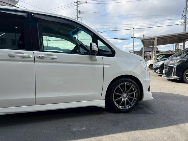 ステップワゴンスパーダ Ｚ　ＨＤＤナビ　両側電動スライドドア　ドライブレコーダー　後席モニター　バックカメラ　ＥＴＣ　ＴＶ　スマートキー　アルミホイール（18枚目）