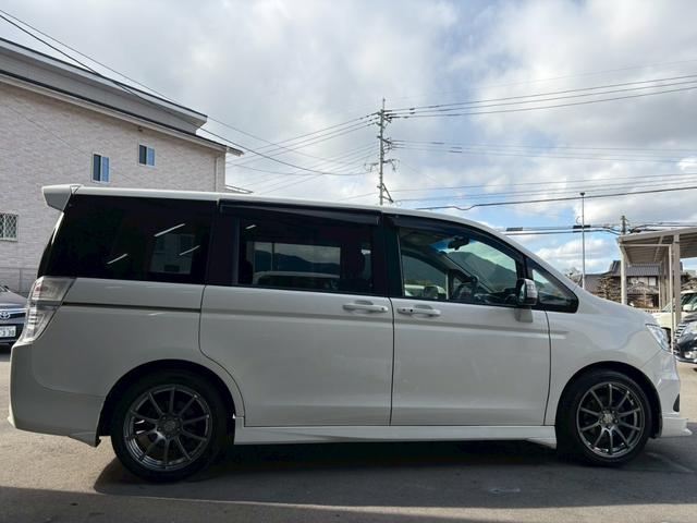 ステップワゴンスパーダ Ｚ　ＨＤＤナビ　両側電動スライドドア　ドライブレコーダー　後席モニター　バックカメラ　ＥＴＣ　ＴＶ　スマートキー　アルミホイール（19枚目）