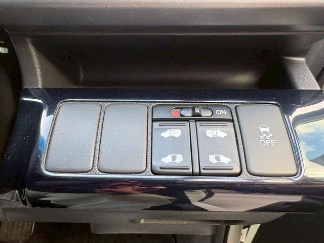 ステップワゴンスパーダ Ｚ　ＨＤＤナビ　両側電動スライドドア　ドライブレコーダー　後席モニター　バックカメラ　ＥＴＣ　ＴＶ　スマートキー　アルミホイール（26枚目）