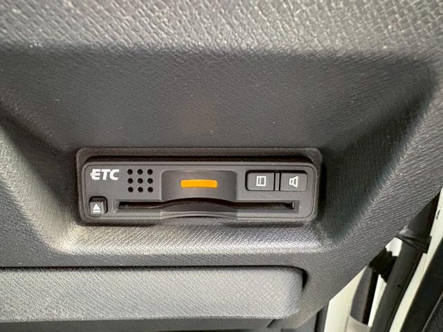 ステップワゴンスパーダ Ｚ　ＨＤＤナビ　両側電動スライドドア　ドライブレコーダー　後席モニター　バックカメラ　ＥＴＣ　ＴＶ　スマートキー　アルミホイール（27枚目）