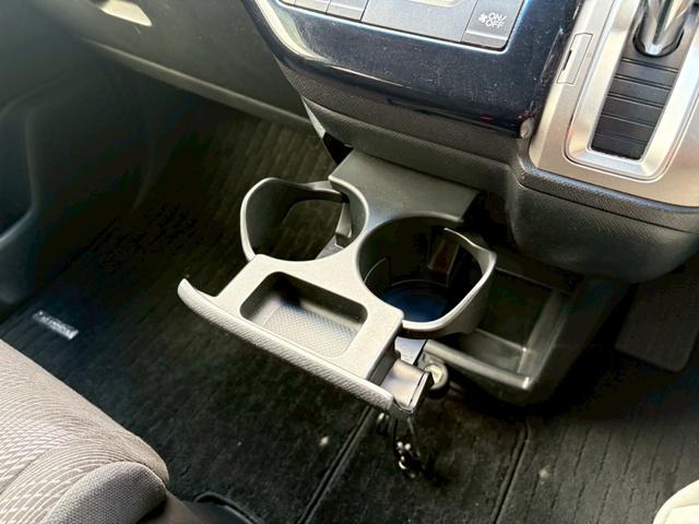 ステップワゴンスパーダ Ｚ　ＨＤＤナビ　両側電動スライドドア　ドライブレコーダー　後席モニター　バックカメラ　ＥＴＣ　ＴＶ　スマートキー　アルミホイール（34枚目）