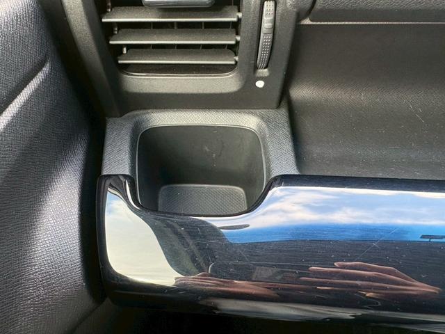 ステップワゴンスパーダ Ｚ　ＨＤＤナビ　両側電動スライドドア　ドライブレコーダー　後席モニター　バックカメラ　ＥＴＣ　ＴＶ　スマートキー　アルミホイール（39枚目）