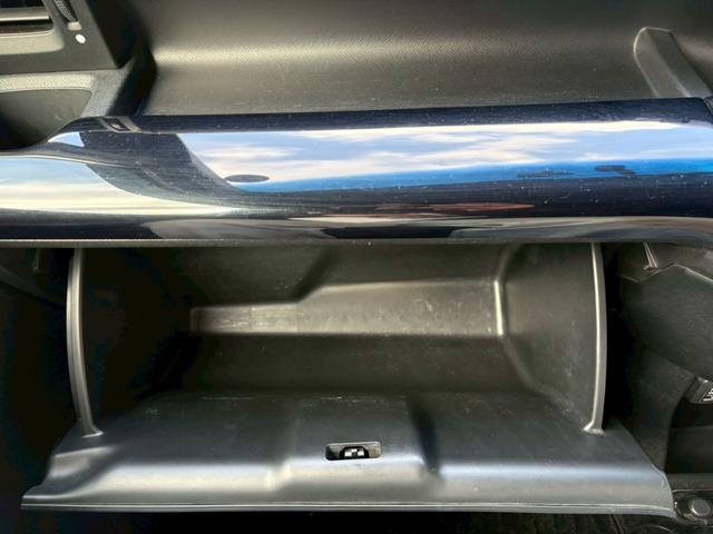 ステップワゴンスパーダ Ｚ　ＨＤＤナビ　両側電動スライドドア　ドライブレコーダー　後席モニター　バックカメラ　ＥＴＣ　ＴＶ　スマートキー　アルミホイール（40枚目）