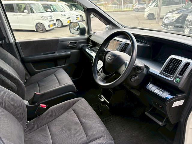 ステップワゴンスパーダ Ｚ　ＨＤＤナビ　両側電動スライドドア　ドライブレコーダー　後席モニター　バックカメラ　ＥＴＣ　ＴＶ　スマートキー　アルミホイール（43枚目）