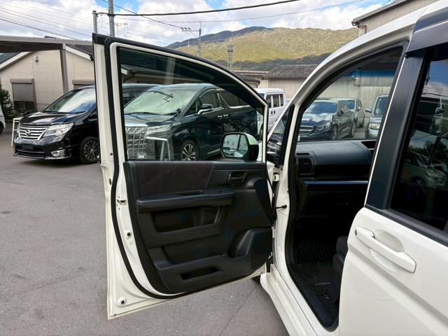 ステップワゴンスパーダ Ｚ　ＨＤＤナビ　両側電動スライドドア　ドライブレコーダー　後席モニター　バックカメラ　ＥＴＣ　ＴＶ　スマートキー　アルミホイール（46枚目）