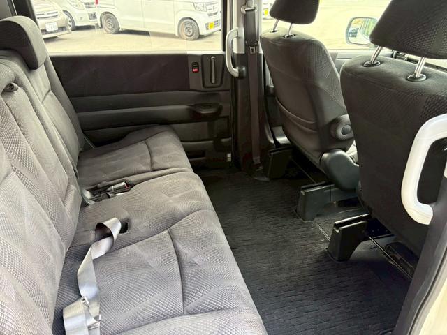 ステップワゴンスパーダ Ｚ　ＨＤＤナビ　両側電動スライドドア　ドライブレコーダー　後席モニター　バックカメラ　ＥＴＣ　ＴＶ　スマートキー　アルミホイール（50枚目）