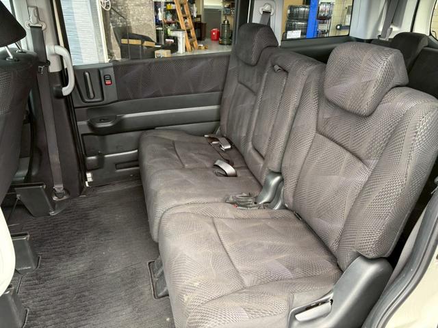 ステップワゴンスパーダ Ｚ　ＨＤＤナビ　両側電動スライドドア　ドライブレコーダー　後席モニター　バックカメラ　ＥＴＣ　ＴＶ　スマートキー　アルミホイール（61枚目）