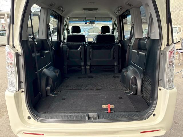 ステップワゴンスパーダ Ｚ　ＨＤＤナビ　両側電動スライドドア　ドライブレコーダー　後席モニター　バックカメラ　ＥＴＣ　ＴＶ　スマートキー　アルミホイール（74枚目）