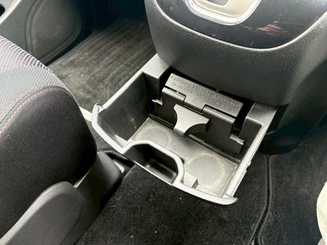 セレナ ハイウェイスター　Ｓ－ハイブリッド　エアロモード　ＳＤナビ　両側電動スライドドア　バックカメラ　ＥＴＣ　ＴＶ　スマートキー　アルミホイール（37枚目）