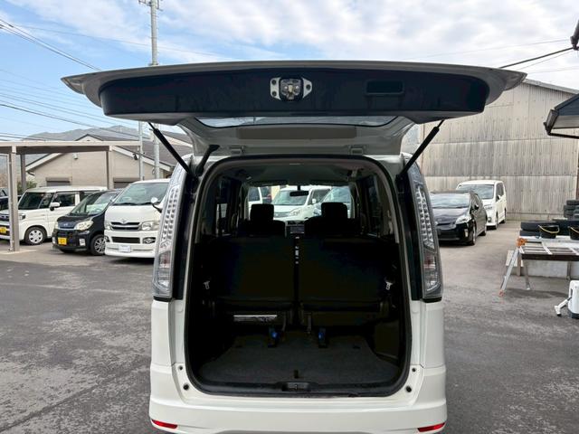 セレナ ハイウェイスター　Ｓ－ハイブリッド　エアロモード　ＳＤナビ　両側電動スライドドア　バックカメラ　ＥＴＣ　ＴＶ　スマートキー　アルミホイール（70枚目）