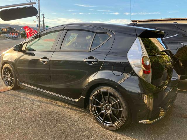 アクア Ｇ　Ｇ’ｓ　ドライブレコーダー　ＥＴＣ　バックカメラ　ナビ　ＴＶ　アルミホイール　オートライト　スマートキー　電動格納ミラー　ＣＶＴ　衝突安全ボディ　ＡＢＳ　ＣＤ　ＤＶＤ再生　Ｂｌｕｅｔｏｏｔｈ　エアコン（28枚目）