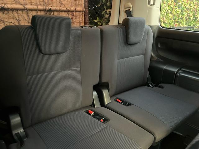 ノア ハイブリッドＸ　片側電動スライドドア　ナビ　テレビ　バックカメラ　ＥＴＣ　スマートキー　プッシュスタート　アイドリングストップ　ＬＥＤヘッドランプ　Ｂｌｕｅｔｏｏｔｈ接続（14枚目）