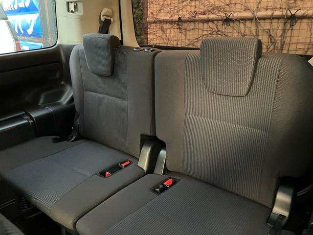 ノア ハイブリッドＸ　片側電動スライドドア　ナビ　テレビ　バックカメラ　ＥＴＣ　スマートキー　プッシュスタート　アイドリングストップ　ＬＥＤヘッドランプ　Ｂｌｕｅｔｏｏｔｈ接続（16枚目）