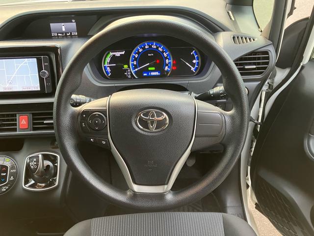 ノア ハイブリッドＸ　片側電動スライドドア　ナビ　テレビ　バックカメラ　ＥＴＣ　スマートキー　プッシュスタート　アイドリングストップ　ＬＥＤヘッドランプ　Ｂｌｕｅｔｏｏｔｈ接続（31枚目）