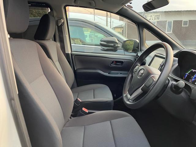 ノア ハイブリッドＸ　片側電動スライドドア　ナビ　テレビ　バックカメラ　ＥＴＣ　スマートキー　プッシュスタート　アイドリングストップ　ＬＥＤヘッドランプ　Ｂｌｕｅｔｏｏｔｈ接続（32枚目）