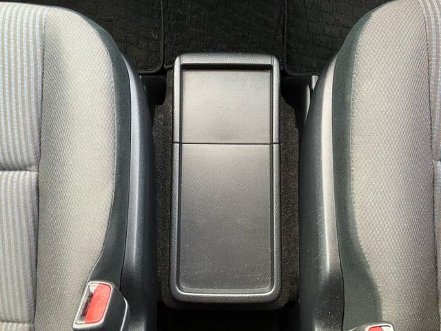 ノア ハイブリッドＸ　片側電動スライドドア　ナビ　テレビ　バックカメラ　ＥＴＣ　スマートキー　プッシュスタート　アイドリングストップ　ＬＥＤヘッドランプ　Ｂｌｕｅｔｏｏｔｈ接続（45枚目）