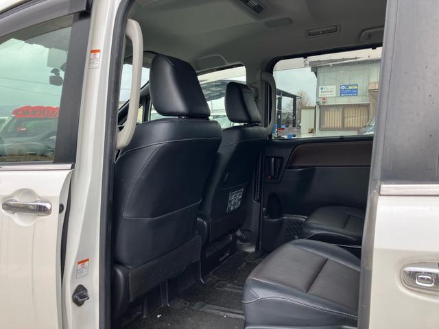 エスクァイア ハイブリッドＧｉ　両側電動スライドドア　ナビ　フルセグテレビ　バックカメラ　ＥＴＣ　アイドリングストップ　ドライブレコーダー　オートクルーズコントロール　Ｂｌｕｅｔｏｏｔｈ接続（29枚目）