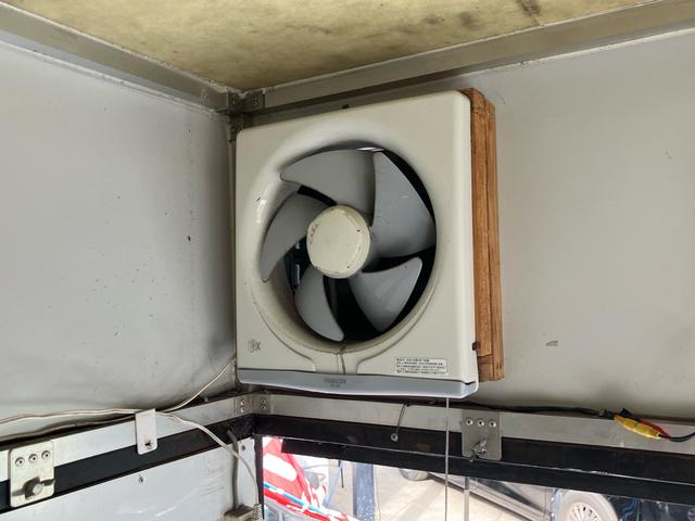 キャリイトラック 　特装ベース車　キッチンカー　シンク付　調理スペース有　換気扇　キーレスエントリー（18枚目）