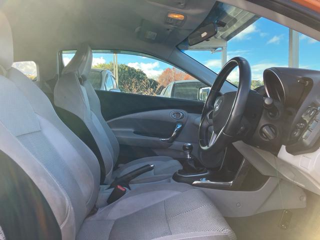 ＣＲ－Ｚ α　６速マニュアル　ナビ　テレビ　Ｂｌｕｅｔｏｏｔｈ接続　バックカメラ　ＥＴＣ　盗難防止システム　スマートキー　アイドリングストップ（27枚目）