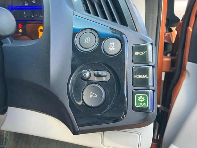 ＣＲ－Ｚ α　６速マニュアル　ナビ　テレビ　Ｂｌｕｅｔｏｏｔｈ接続　バックカメラ　ＥＴＣ　盗難防止システム　スマートキー　アイドリングストップ（31枚目）