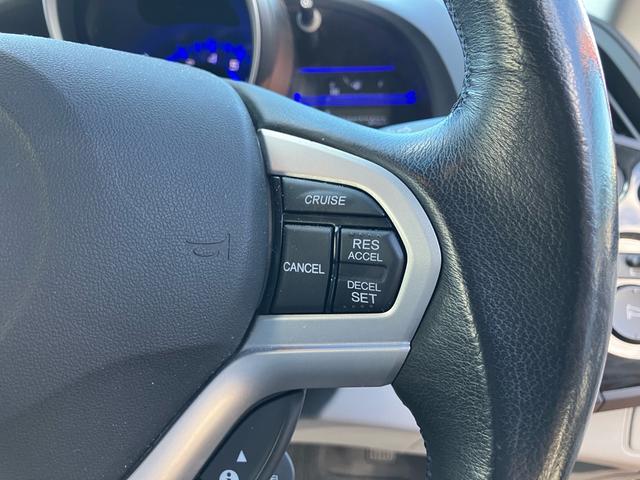 ＣＲ－Ｚ α　６速マニュアル　ナビ　テレビ　Ｂｌｕｅｔｏｏｔｈ接続　バックカメラ　ＥＴＣ　盗難防止システム　スマートキー　アイドリングストップ（32枚目）