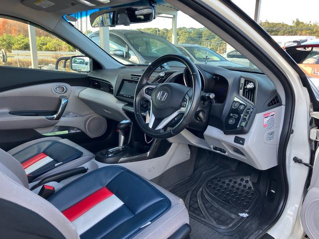 ＣＲ－Ｚ α　パナソニックナビ　テレビ　ドライブレコーダー　バックカメラ　ＥＴＣ　スマートキー　アイドリングストップ　盗難防止システム　パドルシフト　Ｂｌｕｅｔｏｏｔｈ接続（22枚目）