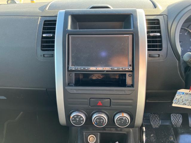 エクストレイル ２０ＧＴ　６速マニュアル　ナビ　テレビ　バックカメラ　Ｂｌｕｅｔｏｏｔｈ接続　スマートキー　衝突安全ボディ　ＨＩＤライト　オートライト　盗難防止システム（26枚目）