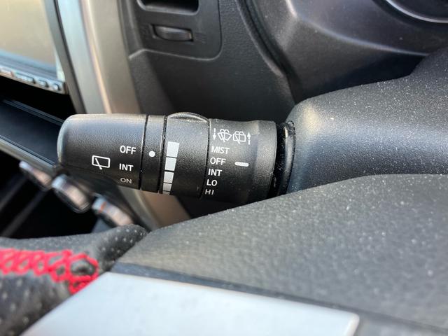 エクストレイル ２０ＧＴ　６速マニュアル　ナビ　テレビ　バックカメラ　Ｂｌｕｅｔｏｏｔｈ接続　スマートキー　衝突安全ボディ　ＨＩＤライト　オートライト　盗難防止システム（29枚目）