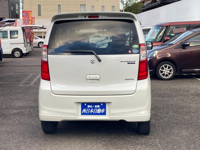 ワゴンＲ ＦＸリミテッド　カロッツェリアＣＤデッキ　プッシュエンジンスタート　スマートキー　電格ドアミラーウィンカー　革巻きステアリング　ＥＴＣ　助手席収納ＢＯＸ　ベンチシート（3枚目）