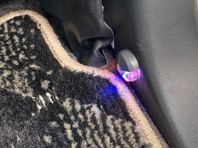 ワゴンＲスティングレー Ｊスタイル　後期モデル　特別仕様車　衝突軽減ブレーキ　前席シートヒーター　革巻きステアリングスイッチ　純正１５インチアルミホイール　オートライト　フォグランプ　ＨＩＤヘッドライト　プッシュエンジンスタート（11枚目）