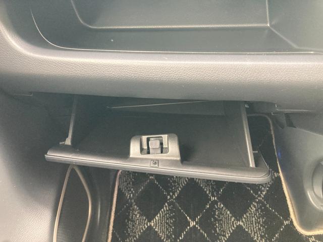 ワゴンＲスティングレー Ｊスタイル　後期モデル　特別仕様車　衝突軽減ブレーキ　前席シートヒーター　革巻きステアリングスイッチ　純正１５インチアルミホイール　オートライト　フォグランプ　ＨＩＤヘッドライト　プッシュエンジンスタート（18枚目）