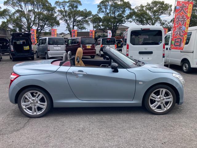 コペン ローブ　電動オープンカー　前席シートヒーター　ターボ　イージークローザー付きトランク　純正ナビ　フルセグ　Ｂｌｕｅｔｏｏｔｈ再生　ＳＤ再生　バックモニター　プッシュエンジンスタート　スマートキー　ＥＴＣ（8枚目）